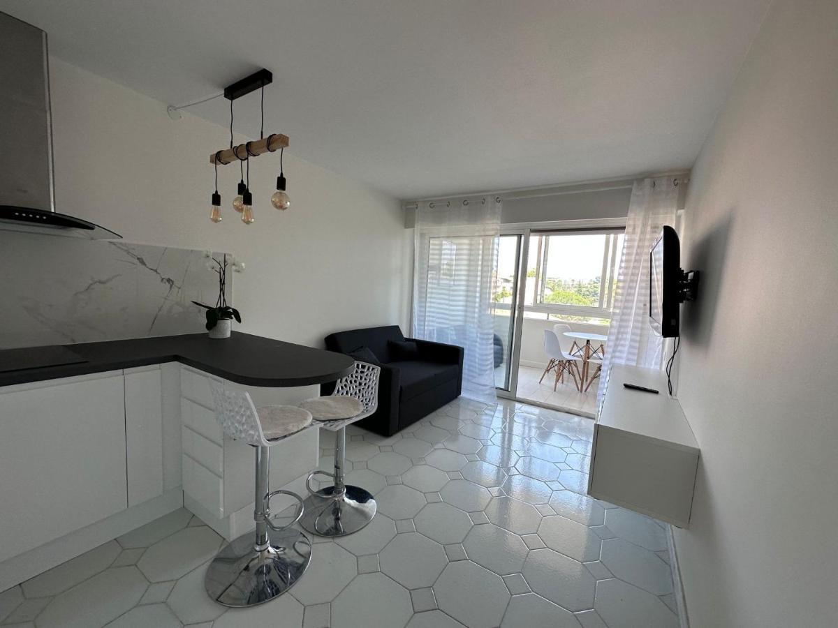 Studio Antibes Port Vauban. Exteriör bild