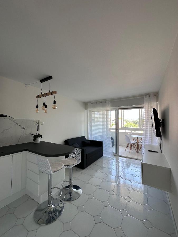 Studio Antibes Port Vauban. Exteriör bild