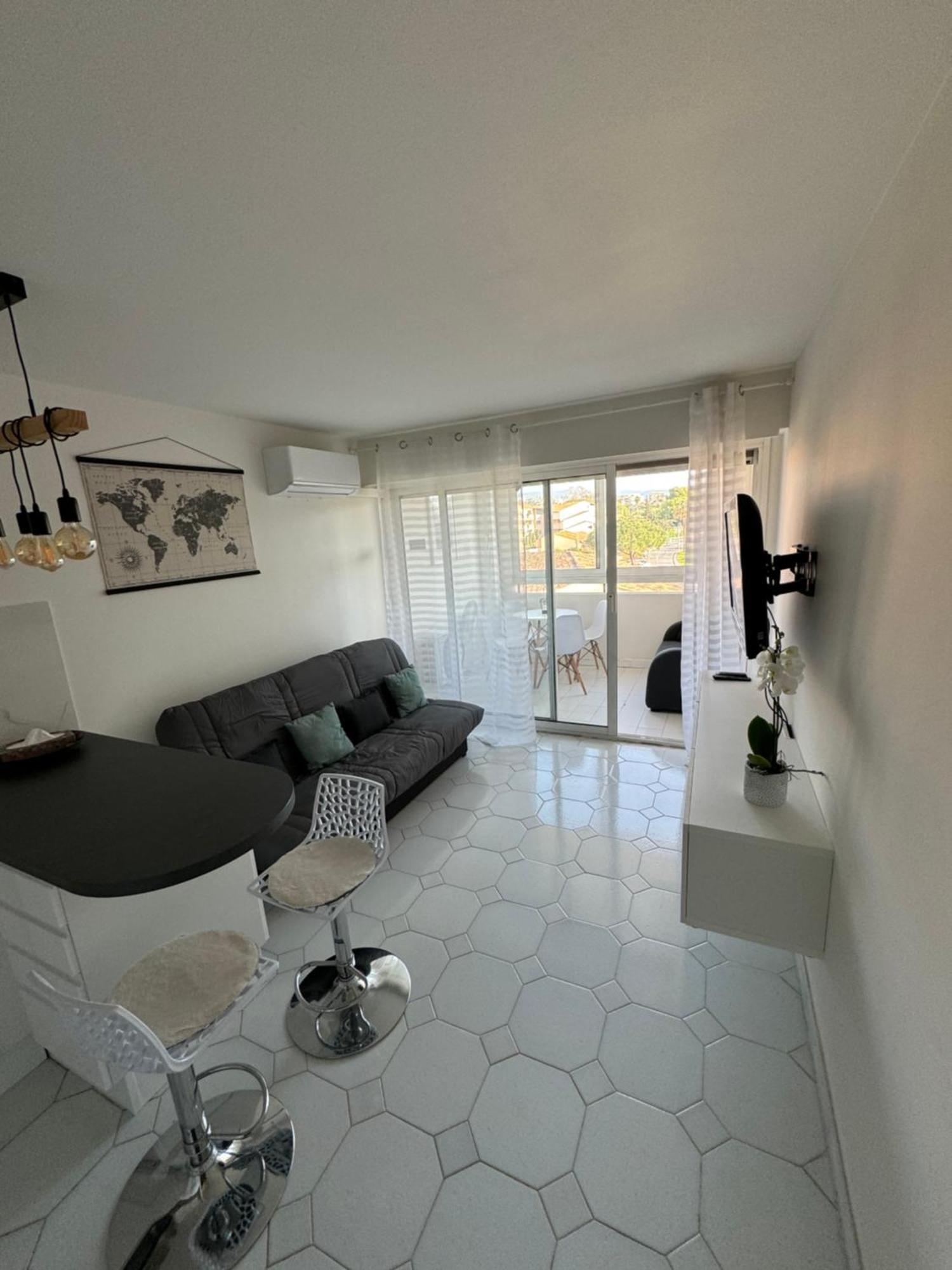 Studio Antibes Port Vauban. Exteriör bild